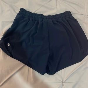 lululemon hotty hot shorts size 6